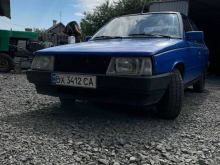 Синий Рено 9, объемом двигателя 1.3 л и пробегом 400 тыс. км за 451 $, фото 1 на Automoto.ua