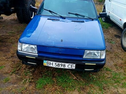 Рено 9 1995 в Балте на Automoto.ua Синий Рено 9, объемом двигателя 1.4 л и пробегом 0 тыс. км за 1000 $, фото 1 на Automoto.ua