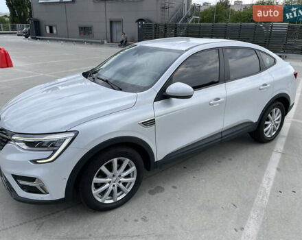 Белый Рено Arkana, объемом двигателя 1.6 л и пробегом 101 тыс. км за 15900 $, фото 1 на Automoto.ua