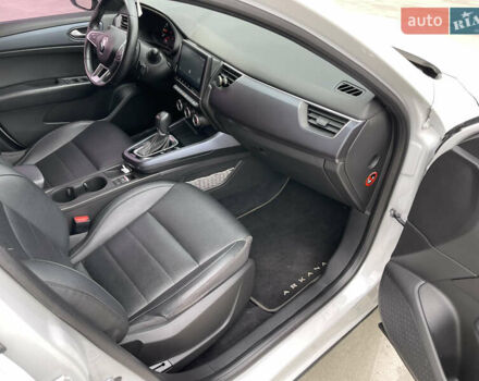 Белый Рено Arkana, объемом двигателя 1.6 л и пробегом 101 тыс. км за 15900 $, фото 32 на Automoto.ua