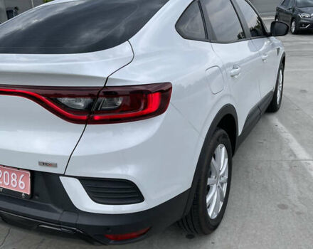 Белый Рено Arkana, объемом двигателя 1.6 л и пробегом 101 тыс. км за 15900 $, фото 8 на Automoto.ua