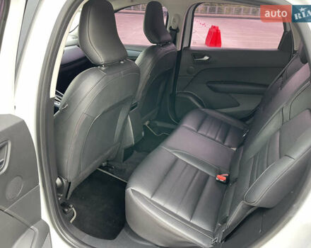 Белый Рено Arkana, объемом двигателя 1.6 л и пробегом 101 тыс. км за 15900 $, фото 27 на Automoto.ua