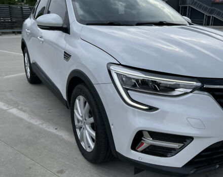 Белый Рено Arkana, объемом двигателя 1.6 л и пробегом 101 тыс. км за 15900 $, фото 2 на Automoto.ua