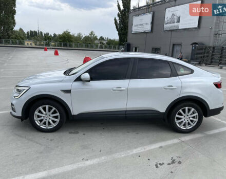 Белый Рено Arkana, объемом двигателя 1.6 л и пробегом 101 тыс. км за 15900 $, фото 11 на Automoto.ua