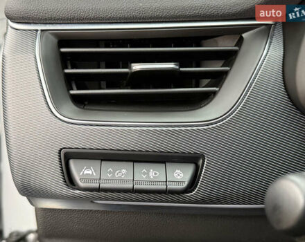 Белый Рено Arkana, объемом двигателя 1.33 л и пробегом 50 тыс. км за 15750 $, фото 33 на Automoto.ua