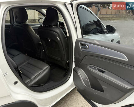 Белый Рено Arkana, объемом двигателя 1.33 л и пробегом 50 тыс. км за 15750 $, фото 29 на Automoto.ua