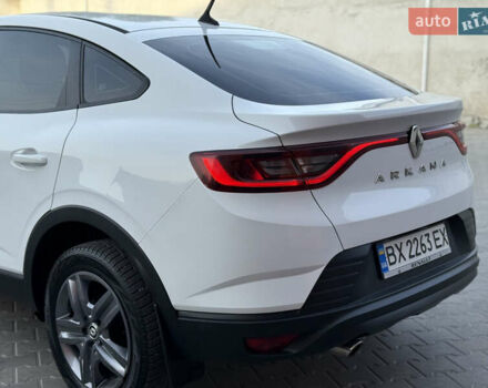 Белый Рено Arkana, объемом двигателя 1.6 л и пробегом 95 тыс. км за 15500 $, фото 17 на Automoto.ua