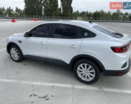 Белый Рено Arkana, объемом двигателя 1.6 л и пробегом 101 тыс. км за 15900 $, фото 10 на Automoto.ua
