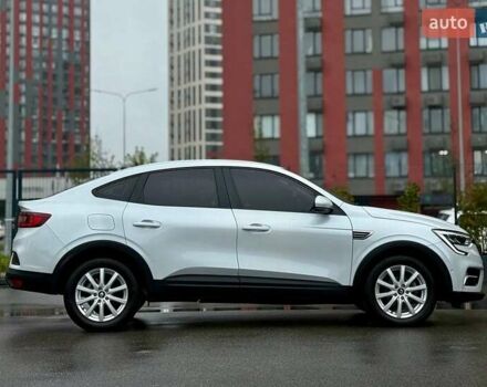 Белый Рено Arkana, объемом двигателя 1.6 л и пробегом 101 тыс. км за 15700 $, фото 7 на Automoto.ua