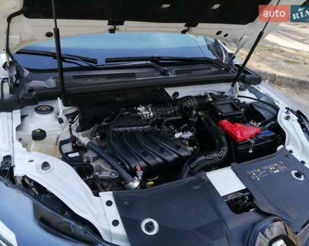 Белый Рено Arkana, объемом двигателя 1.6 л и пробегом 55 тыс. км за 15700 $, фото 16 на Automoto.ua