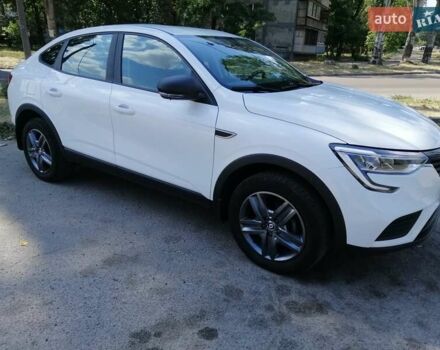 Белый Рено Arkana, объемом двигателя 1.6 л и пробегом 55 тыс. км за 15700 $, фото 6 на Automoto.ua