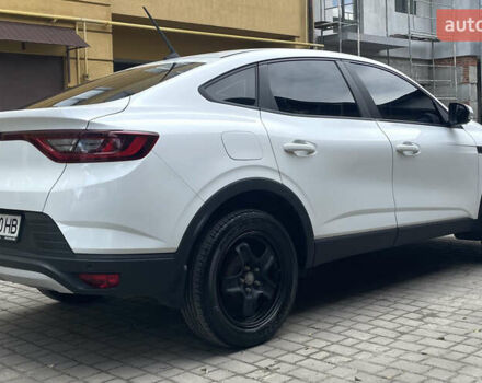 Белый Рено Arkana, объемом двигателя 1.6 л и пробегом 50 тыс. км за 19800 $, фото 5 на Automoto.ua