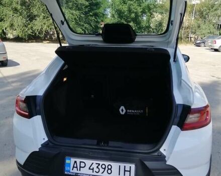 Белый Рено Arkana, объемом двигателя 1.6 л и пробегом 55 тыс. км за 15700 $, фото 7 на Automoto.ua
