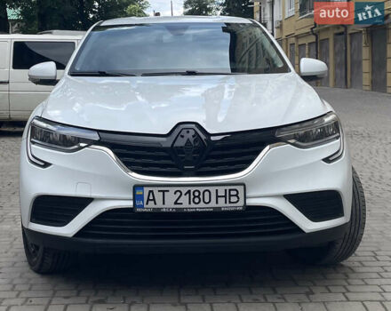 Белый Рено Arkana, объемом двигателя 1.6 л и пробегом 50 тыс. км за 19800 $, фото 2 на Automoto.ua