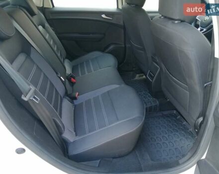 Белый Рено Arkana, объемом двигателя 1.6 л и пробегом 55 тыс. км за 15700 $, фото 36 на Automoto.ua