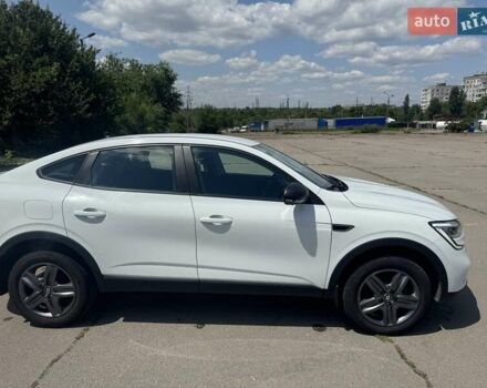 Белый Рено Arkana, объемом двигателя 1.6 л и пробегом 52 тыс. км за 17000 $, фото 4 на Automoto.ua