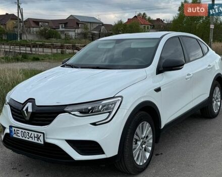 Белый Рено Arkana, объемом двигателя 1.6 л и пробегом 80 тыс. км за 15999 $, фото 1 на Automoto.ua