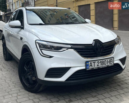 Белый Рено Arkana, объемом двигателя 1.6 л и пробегом 50 тыс. км за 19800 $, фото 1 на Automoto.ua