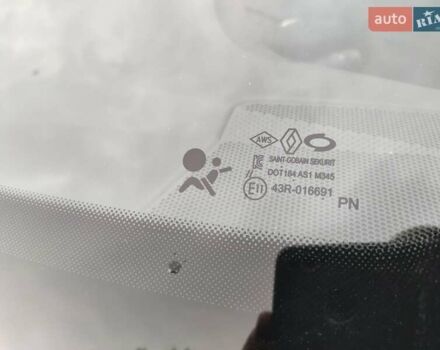 Рено Arkana 2021 в Ровно на Automoto.ua Красный Рено Arkana, объемом двигателя 1.6 л и пробегом 79 тыс. км за 10950 $, фото 28 на Automoto.ua