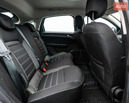 Рено Arkana, объемом двигателя 1.6 л и пробегом 90 тыс. км за 16753 $, фото 19 на Automoto.ua