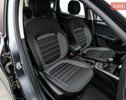 Рено Arkana, объемом двигателя 1.6 л и пробегом 90 тыс. км за 16753 $, фото 18 на Automoto.ua