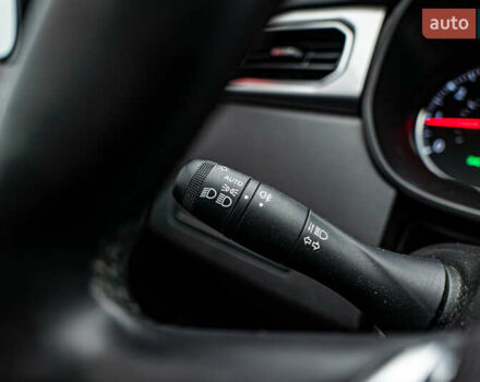 Рено Arkana, объемом двигателя 1.6 л и пробегом 90 тыс. км за 16753 $, фото 13 на Automoto.ua