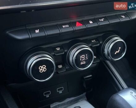 Сірий Рено Arkana, об'ємом двигуна 1.6 л та пробігом 59 тис. км за 15781 $, фото 30 на Automoto.ua