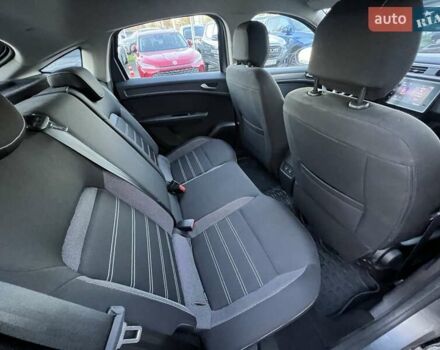 Сірий Рено Arkana, об'ємом двигуна 1.6 л та пробігом 59 тис. км за 15781 $, фото 18 на Automoto.ua