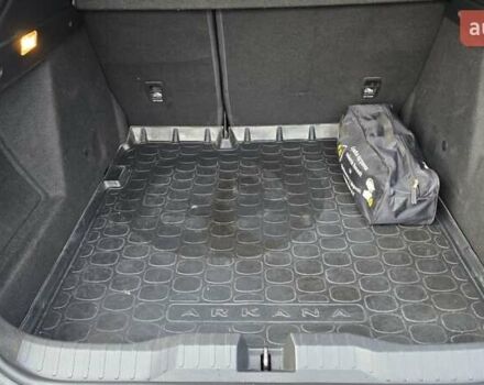 Серый Рено Arkana, объемом двигателя 1.6 л и пробегом 64 тыс. км за 17500 $, фото 13 на Automoto.ua