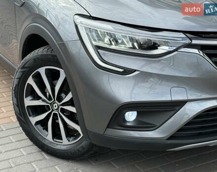 Серый Рено Arkana, объемом двигателя 1.6 л и пробегом 88 тыс. км за 16500 $, фото 19 на Automoto.ua