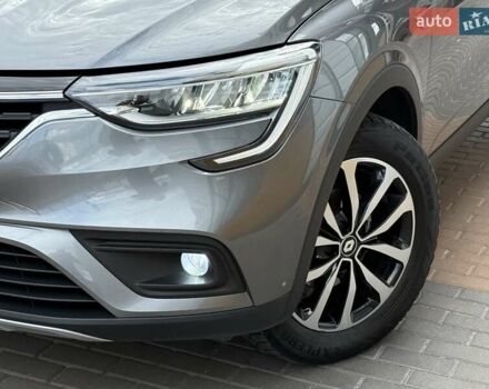 Серый Рено Arkana, объемом двигателя 1.6 л и пробегом 88 тыс. км за 16500 $, фото 6 на Automoto.ua