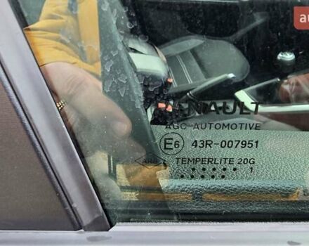 Серый Рено Arkana, объемом двигателя 1.6 л и пробегом 64 тыс. км за 17500 $, фото 23 на Automoto.ua