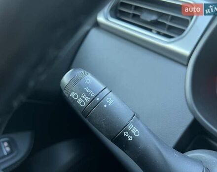 Сірий Рено Arkana, об'ємом двигуна 1.6 л та пробігом 59 тис. км за 15781 $, фото 23 на Automoto.ua