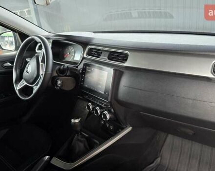 Серый Рено Arkana, объемом двигателя 1.6 л и пробегом 64 тыс. км за 17500 $, фото 30 на Automoto.ua