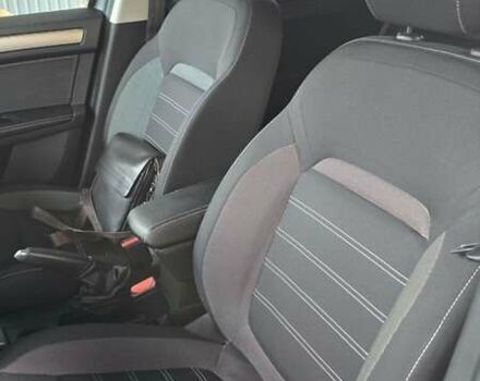 Серый Рено Arkana, объемом двигателя 1.6 л и пробегом 64 тыс. км за 17500 $, фото 36 на Automoto.ua