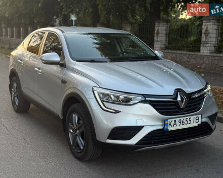 Серый Рено Arkana, объемом двигателя 1.6 л и пробегом 105 тыс. км за 16500 $, фото 2 на Automoto.ua