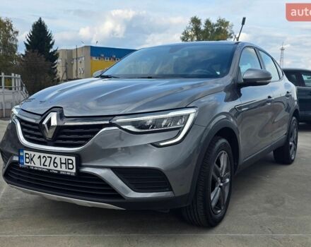 Серый Рено Arkana, объемом двигателя 1.6 л и пробегом 54 тыс. км за 15300 $, фото 1 на Automoto.ua