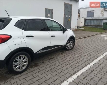 Рено Каптур 2016 в Луцке на Automoto.ua Белый Рено Каптур, объемом двигателя 1.46 л и пробегом 210 тыс. км за 8500 $, фото 4 на Automoto.ua