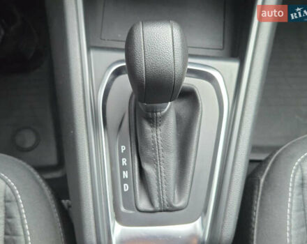 Рено Каптур 2021 в Киеве на Automoto.ua Белый Рено Каптур, объемом двигателя 1.33 л и пробегом 68 тыс. км за 17900 $, фото 25 на Automoto.ua