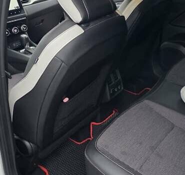 Білий Рено Каптур, об'ємом двигуна 1.33 л та пробігом 43 тис. км за 18500 $, фото 8 на Automoto.ua