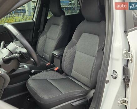 Белый Рено Каптур, объемом двигателя 1.4 л и пробегом 68 тыс. км за 16700 $, фото 8 на Automoto.ua