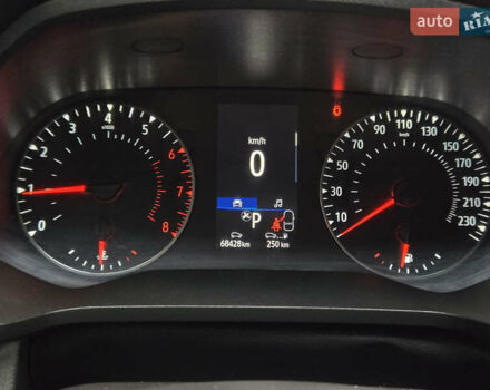 Рено Каптур 2021 в Киеве на Automoto.ua Белый Рено Каптур, объемом двигателя 1.33 л и пробегом 68 тыс. км за 17900 $, фото 23 на Automoto.ua