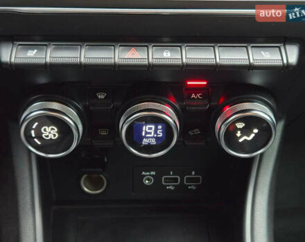 Рено Каптур 2021 в Киеве на Automoto.ua Белый Рено Каптур, объемом двигателя 1.33 л и пробегом 68 тыс. км за 17900 $, фото 17 на Automoto.ua