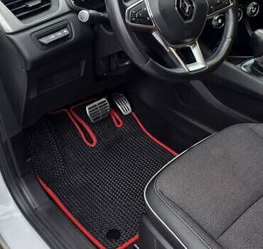 Білий Рено Каптур, об'ємом двигуна 1.33 л та пробігом 43 тис. км за 18500 $, фото 12 на Automoto.ua