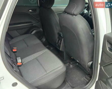 Белый Рено Каптур, объемом двигателя 1.4 л и пробегом 68 тыс. км за 16300 $, фото 14 на Automoto.ua