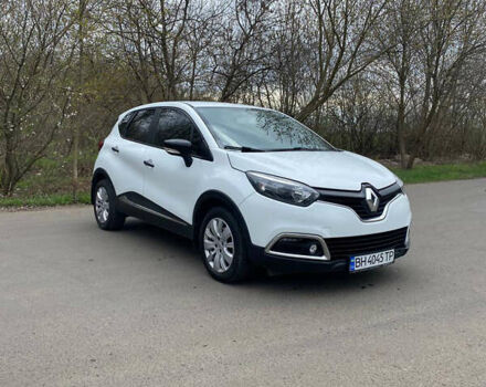 Белый Рено Каптур, объемом двигателя 1.46 л и пробегом 167 тыс. км за 11900 $, фото 1 на Automoto.ua