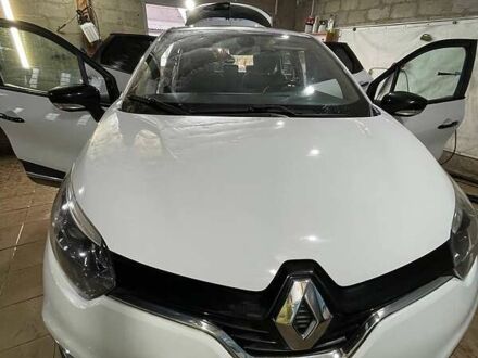 Рено Каптур 2016 у Червонограде на Automoto.ua Білий Рено Каптур, об'ємом двигуна 1.5 л та пробігом 200 тис. км за 11800 $, фото 1 на Automoto.ua