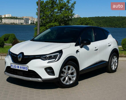 Белый Рено Каптур, объемом двигателя 1.6 л и пробегом 128 тыс. км за 17950 $, фото 1 на Automoto.ua