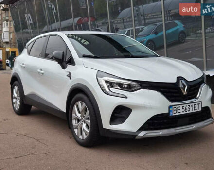 Белый Рено Каптур, объемом двигателя 1.4 л и пробегом 68 тыс. км за 16300 $, фото 1 на Automoto.ua