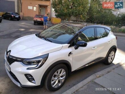 Рено Каптур 2021 в Киеве на Automoto.ua Белый Рено Каптур, объемом двигателя 1.33 л и пробегом 77 тыс. км за 19700 $, фото 1 на Automoto.ua
